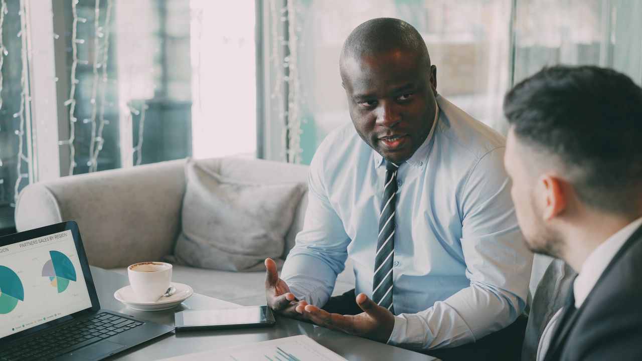 Consumer receiving professional guidance from a best debt counsellor during a debt review consultation